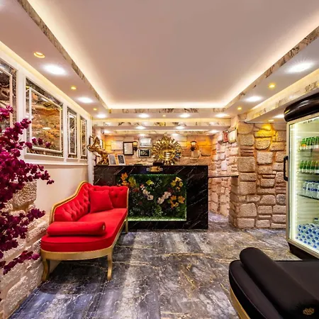 Ren Hotel *
