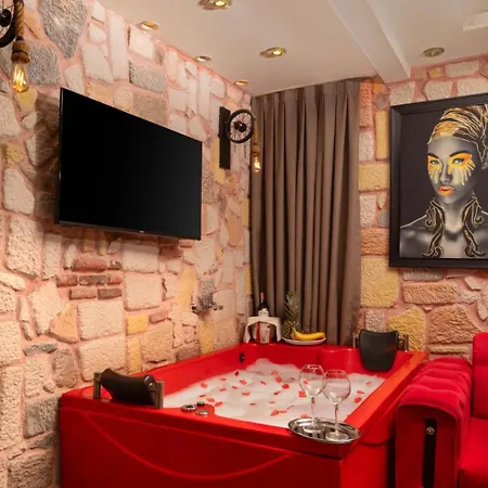 Ren Hotel *