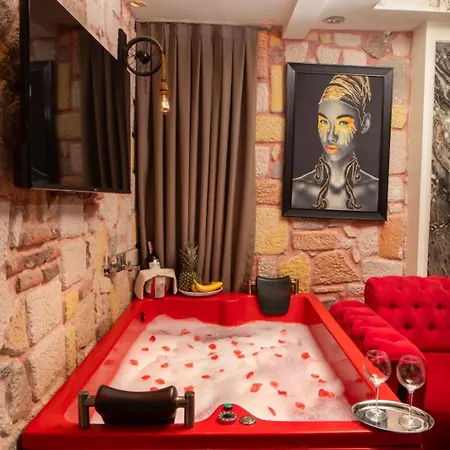 Ren Hotel *